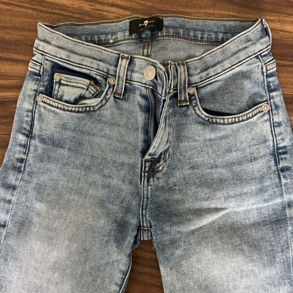 7 For All Mankind Mid-Rise Light Wash Skinny Jeans | Size 26 - Picture 3 of 9